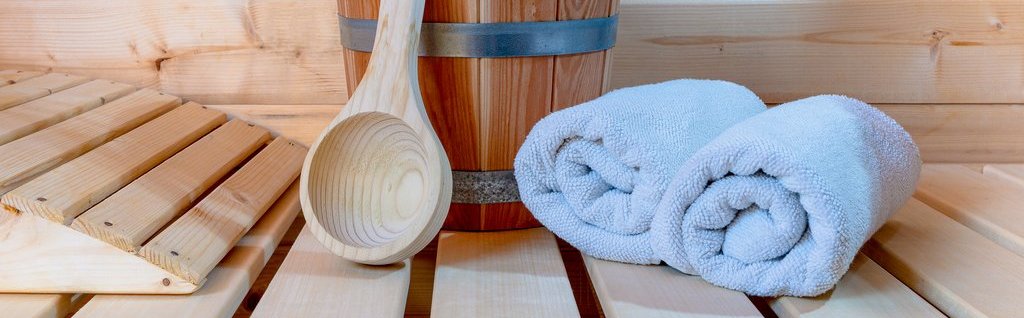 Sauna holzkellner GettyImages-1464772510.jpg